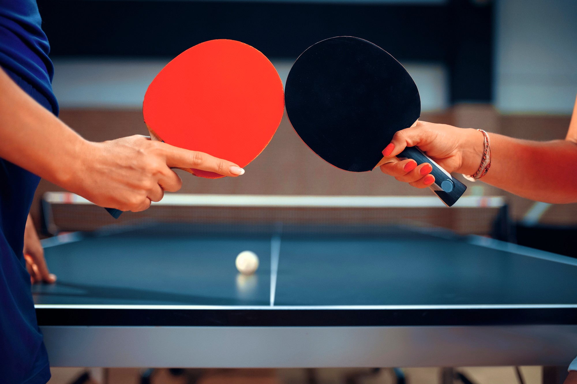How to Hold a Ping Pong Paddle: Tips for Better Control and Accuracy
