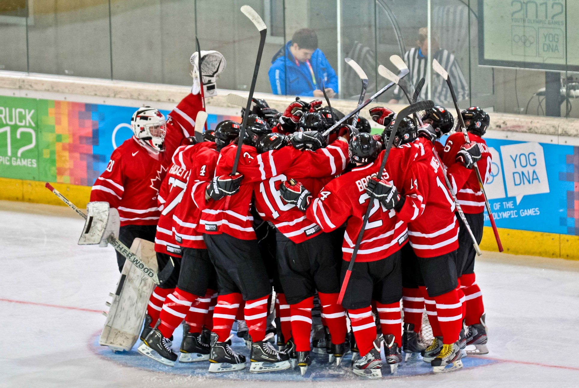 How to Design a Hockey Jersey for Performance & Style