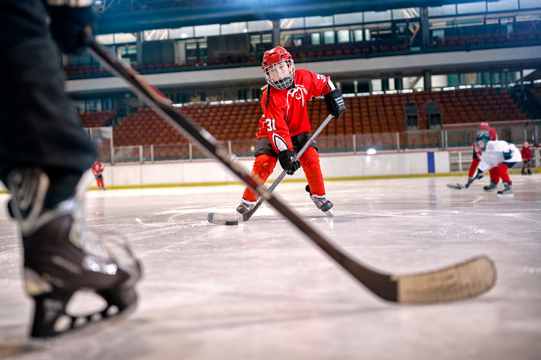 Ice Hockey vs Field Hockey: Beginner’s Guide