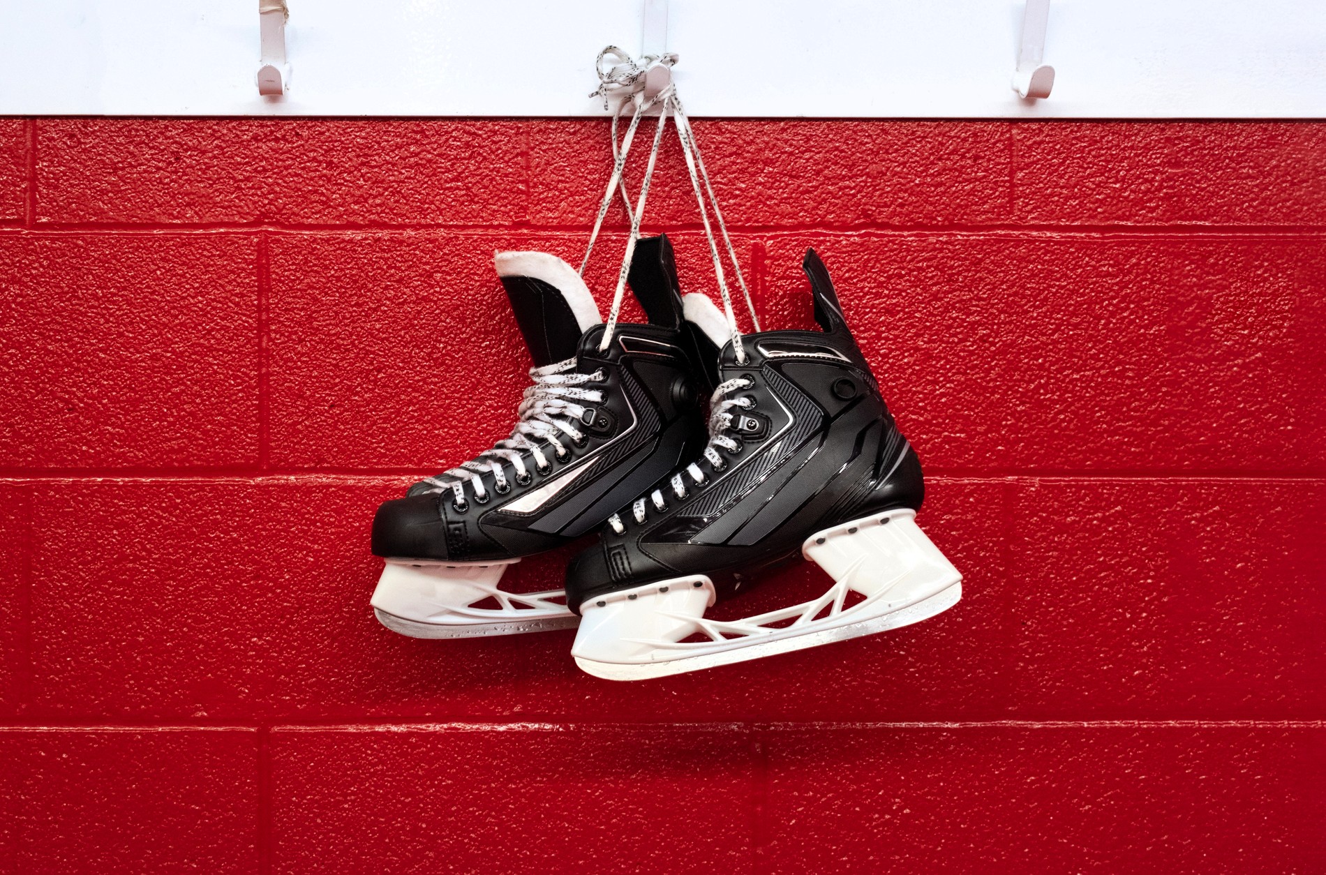 How to Break In Hockey Skates Safely and Fast