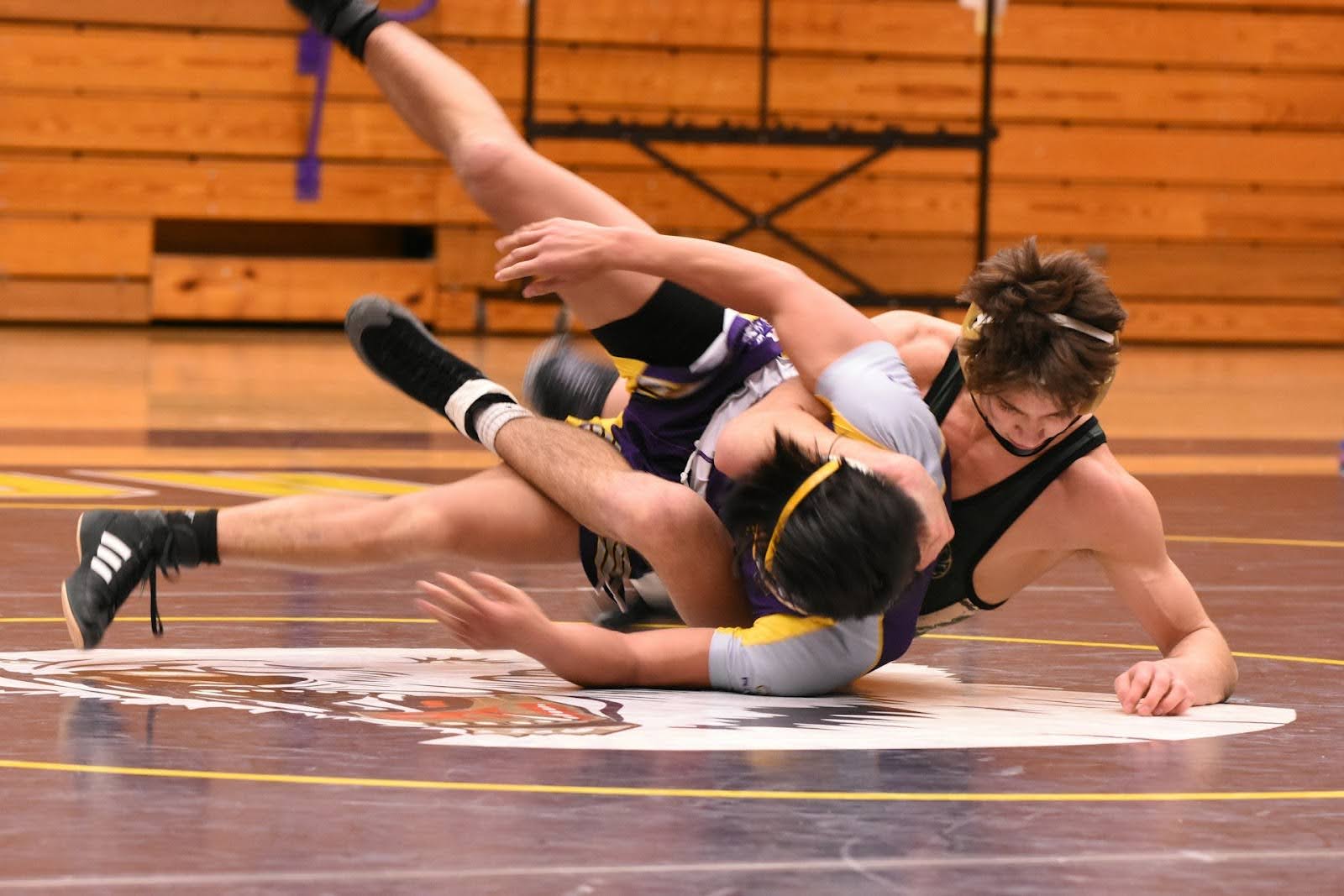 10 Tips on How to Get Better at Wrestling for Beginners