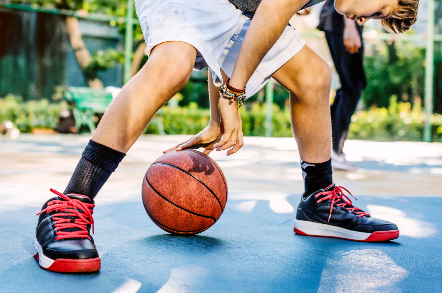 12 Tips on How to Break in Basketball Shoes Quickly