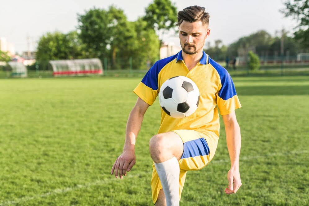 What Do Soccer Players Wear Under Their Shorts & Jerseys